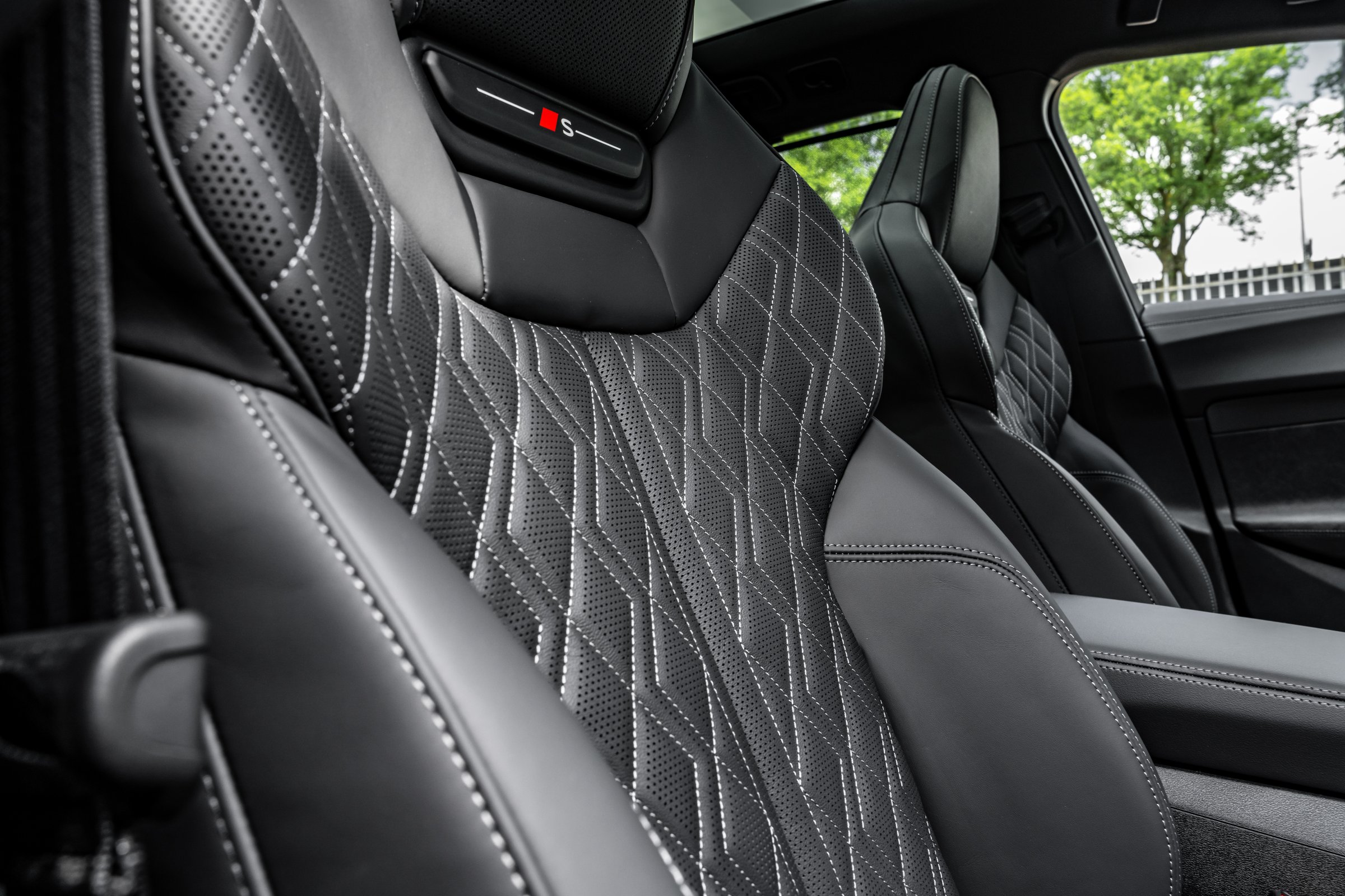 Interior 4
