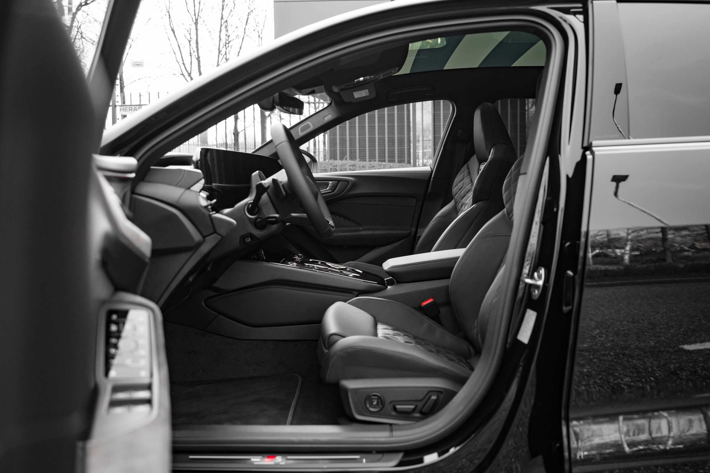 Interior 4