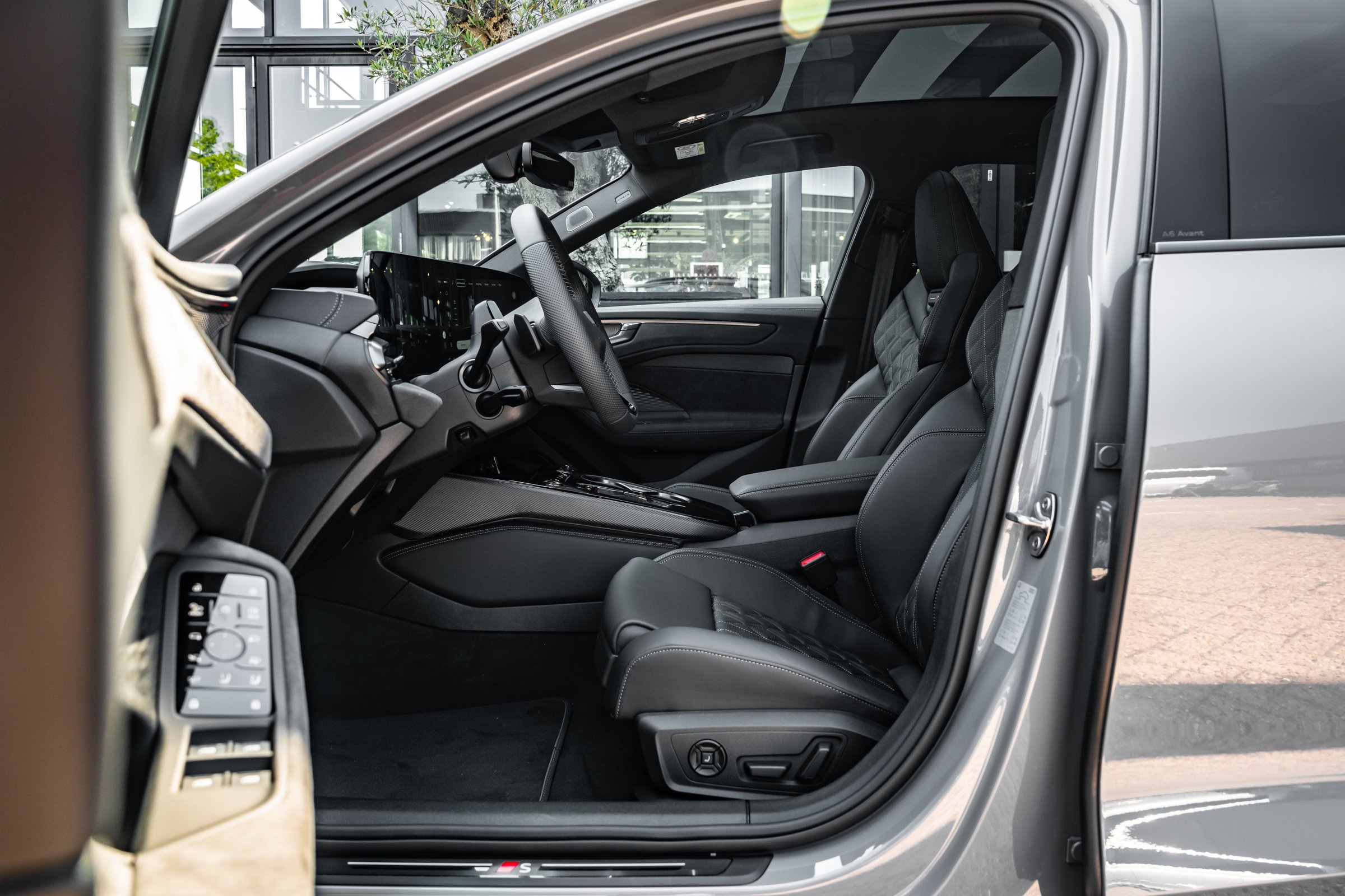 Interior 4