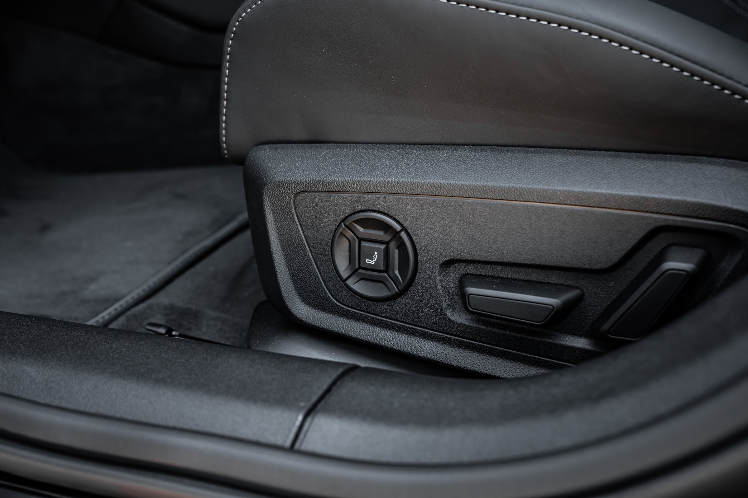 Interior 5
