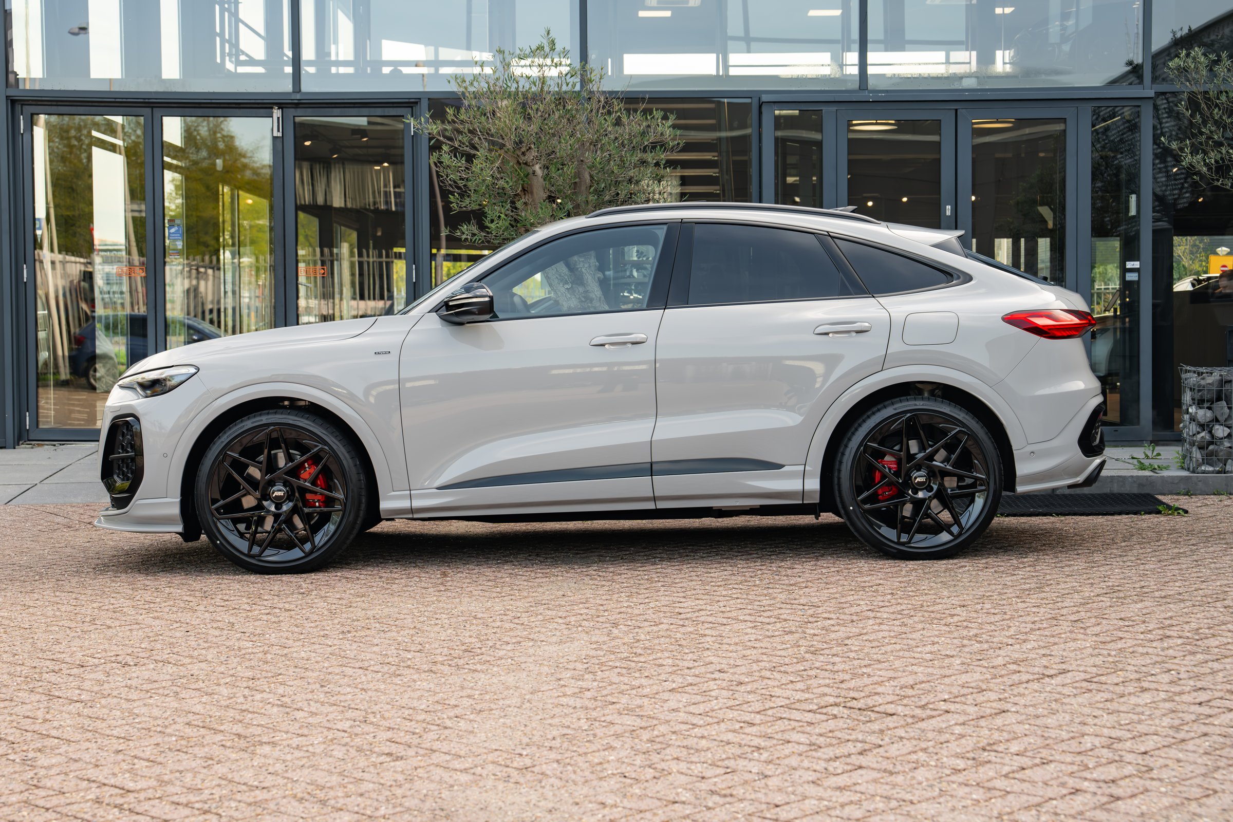 Audi Q5 Sportback ABT Aero 2.0 e-hybrid 428pk quattro Competition