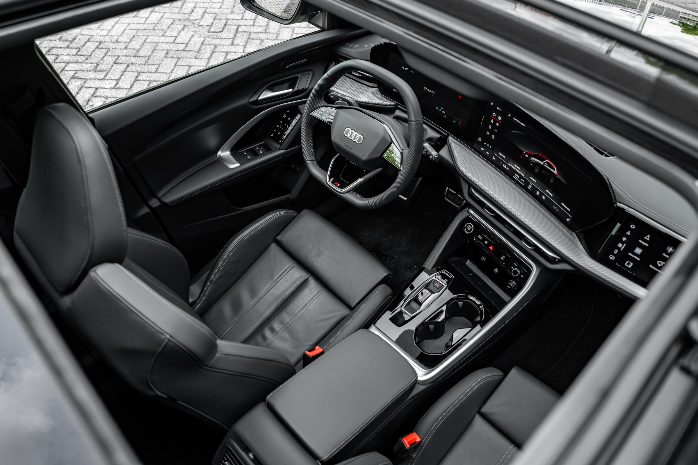 Interior 3
