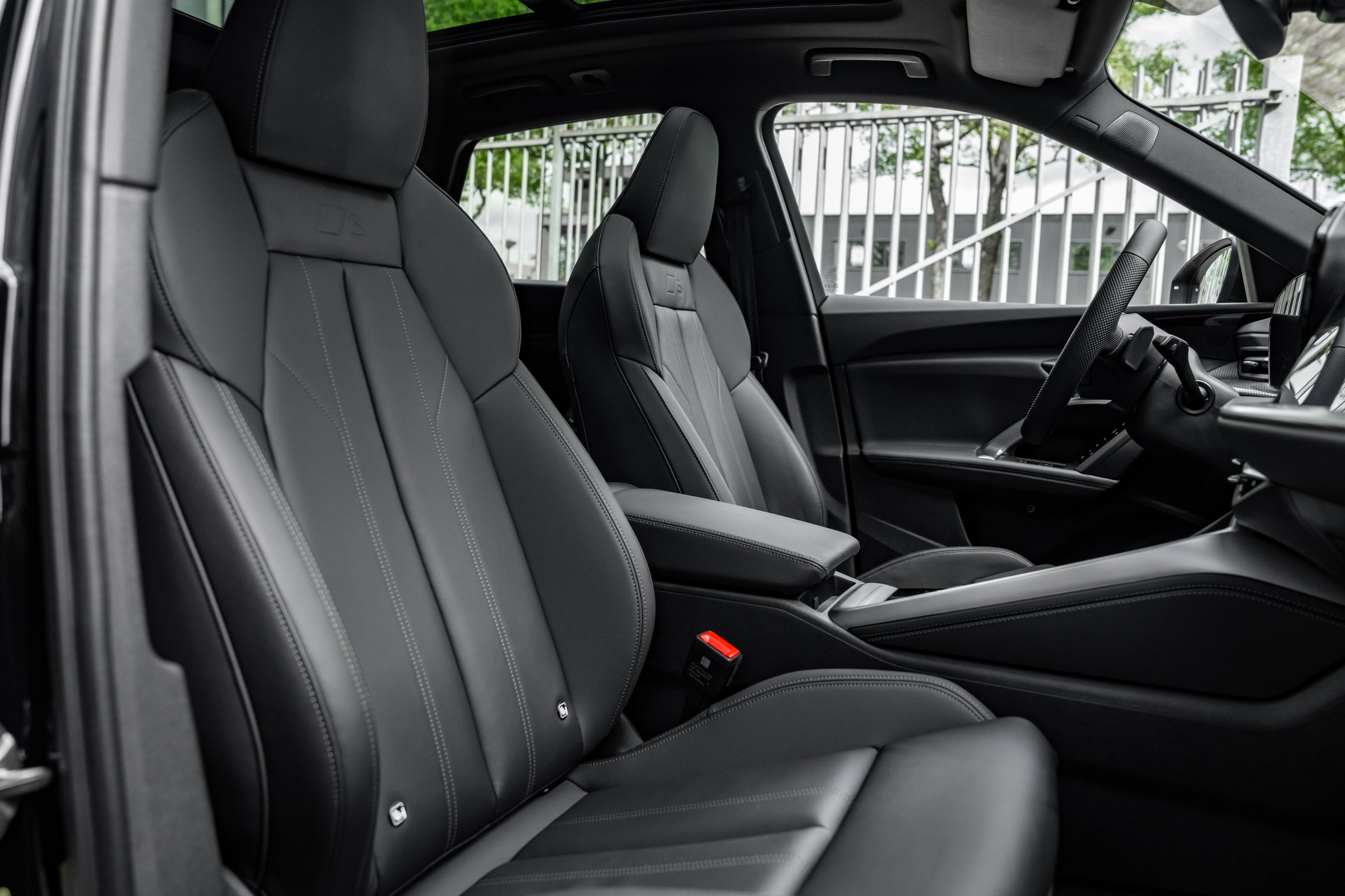 Interior 4