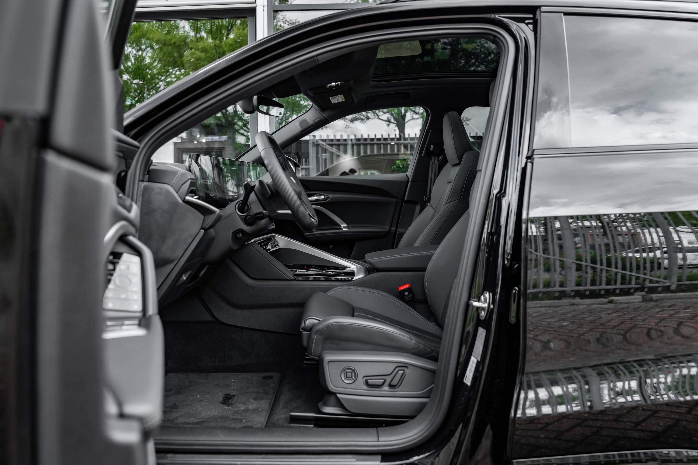 Interior 5