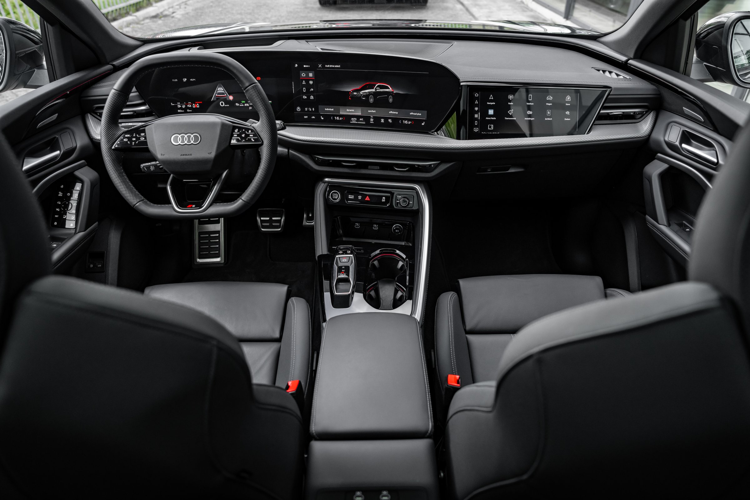 Interior main