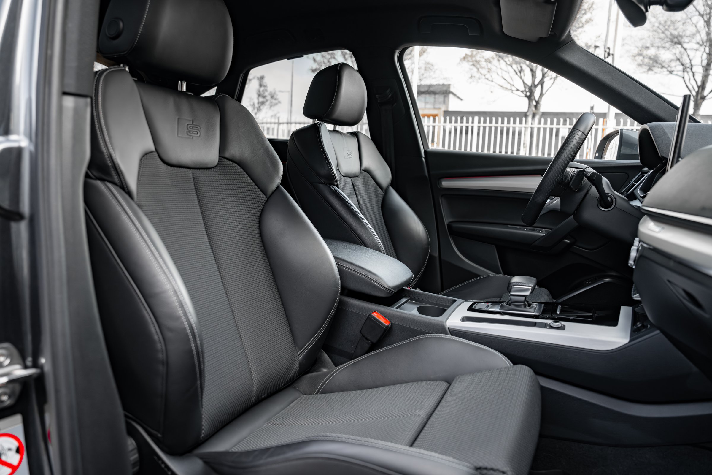 Interior 4