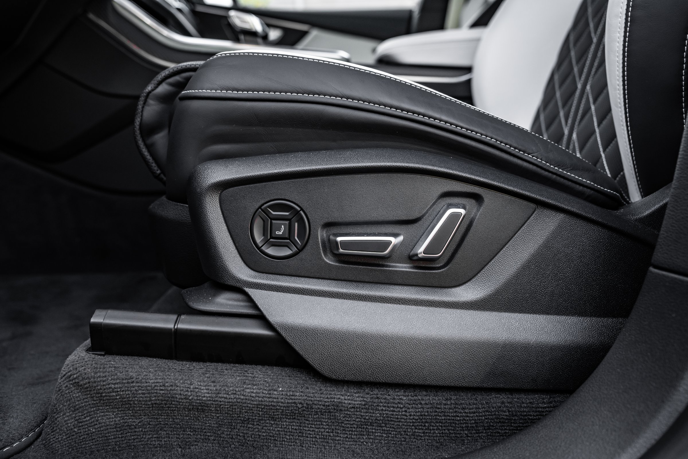 Interior 5