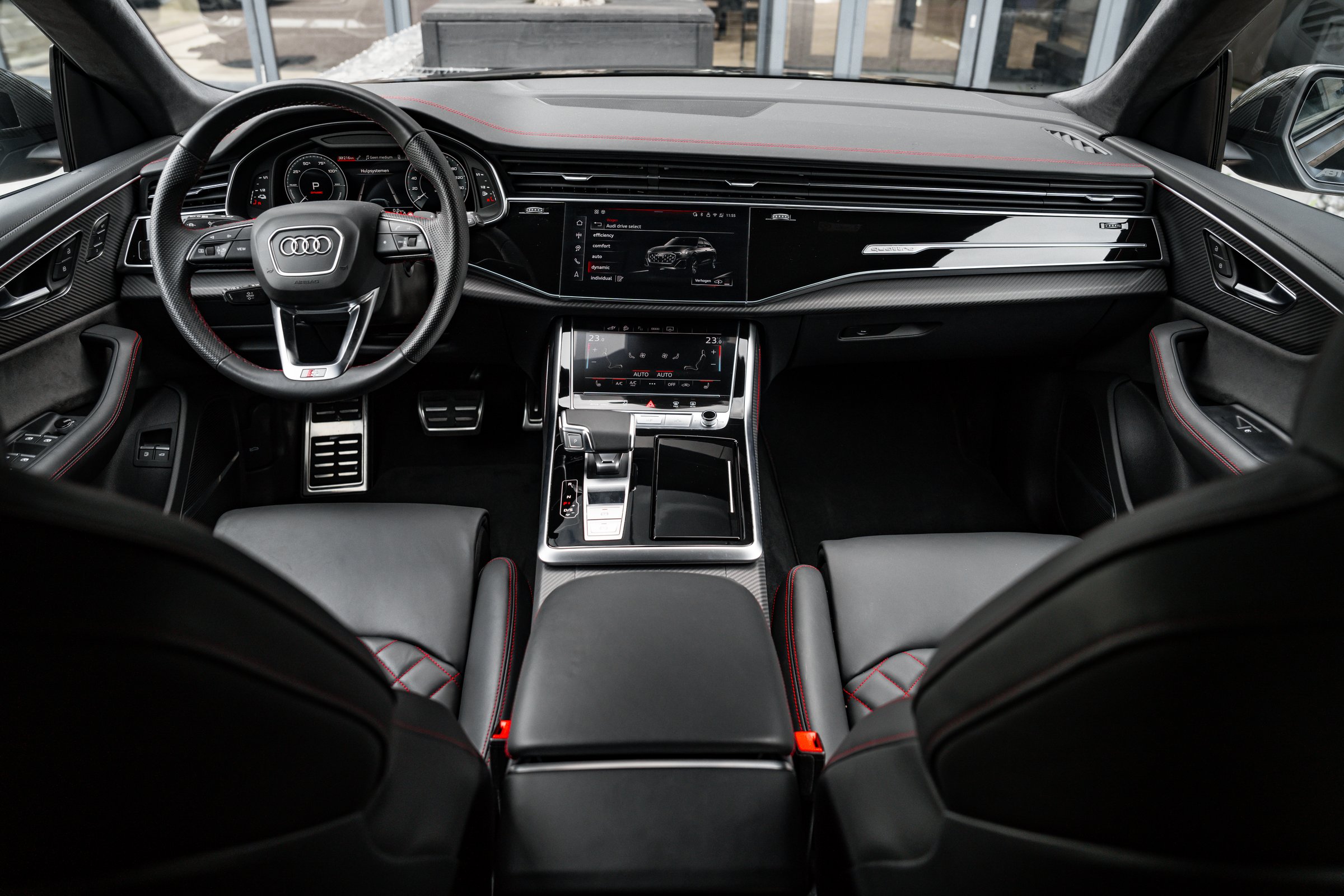 Audi Q8 60 TFSI e ABT Aero Competition  — interieur