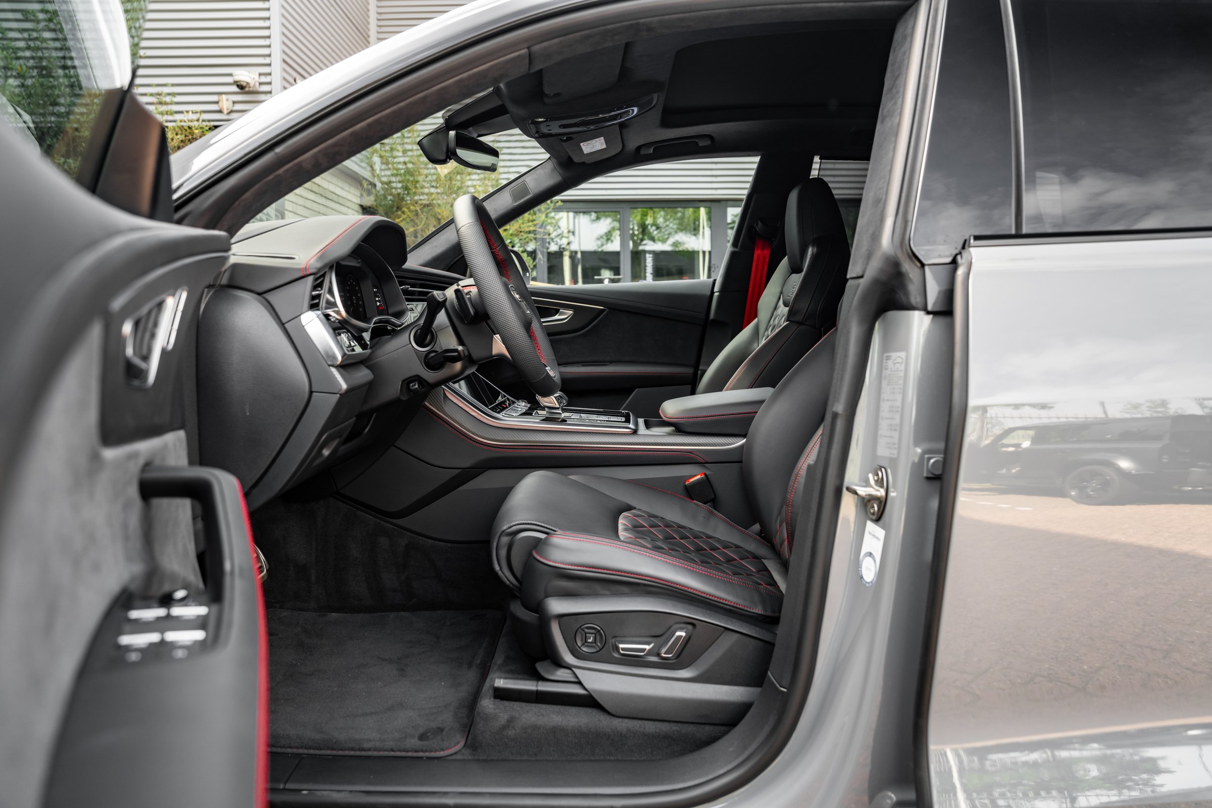 Interior 4