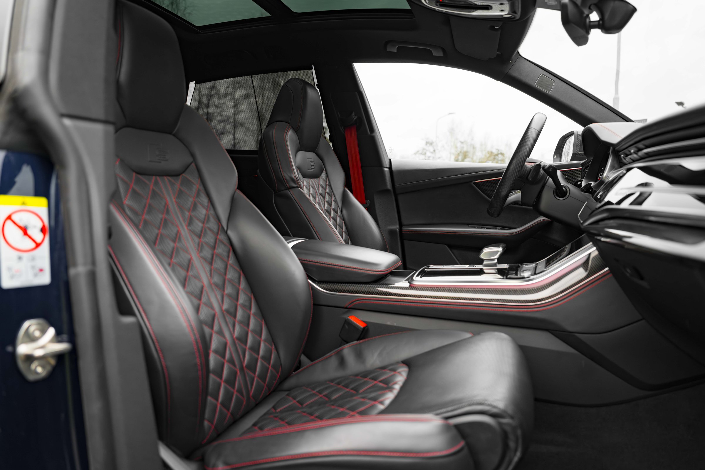 Interior 4