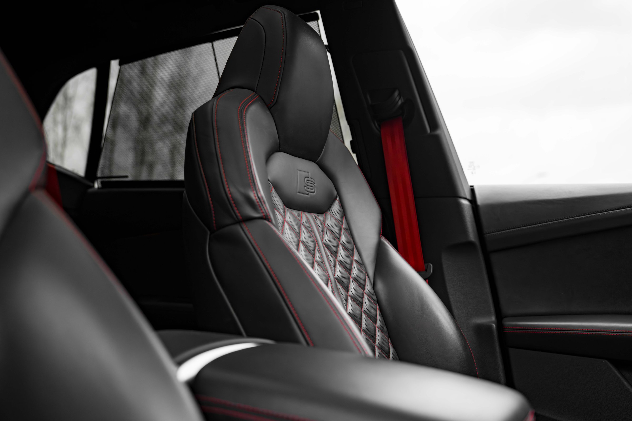 Interior 5