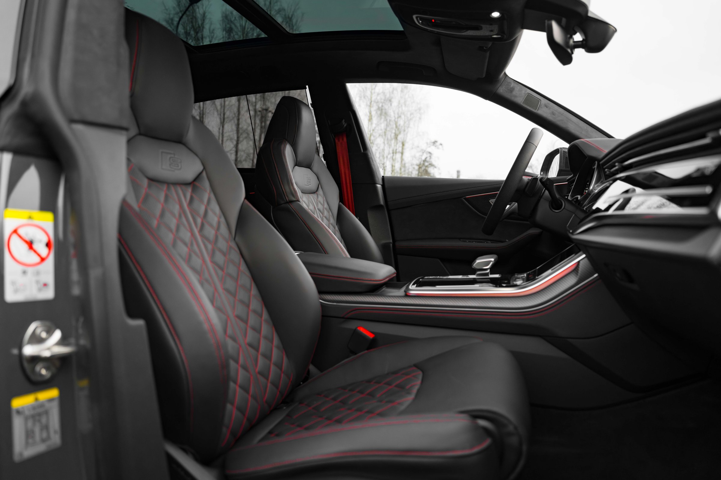 Interior 4