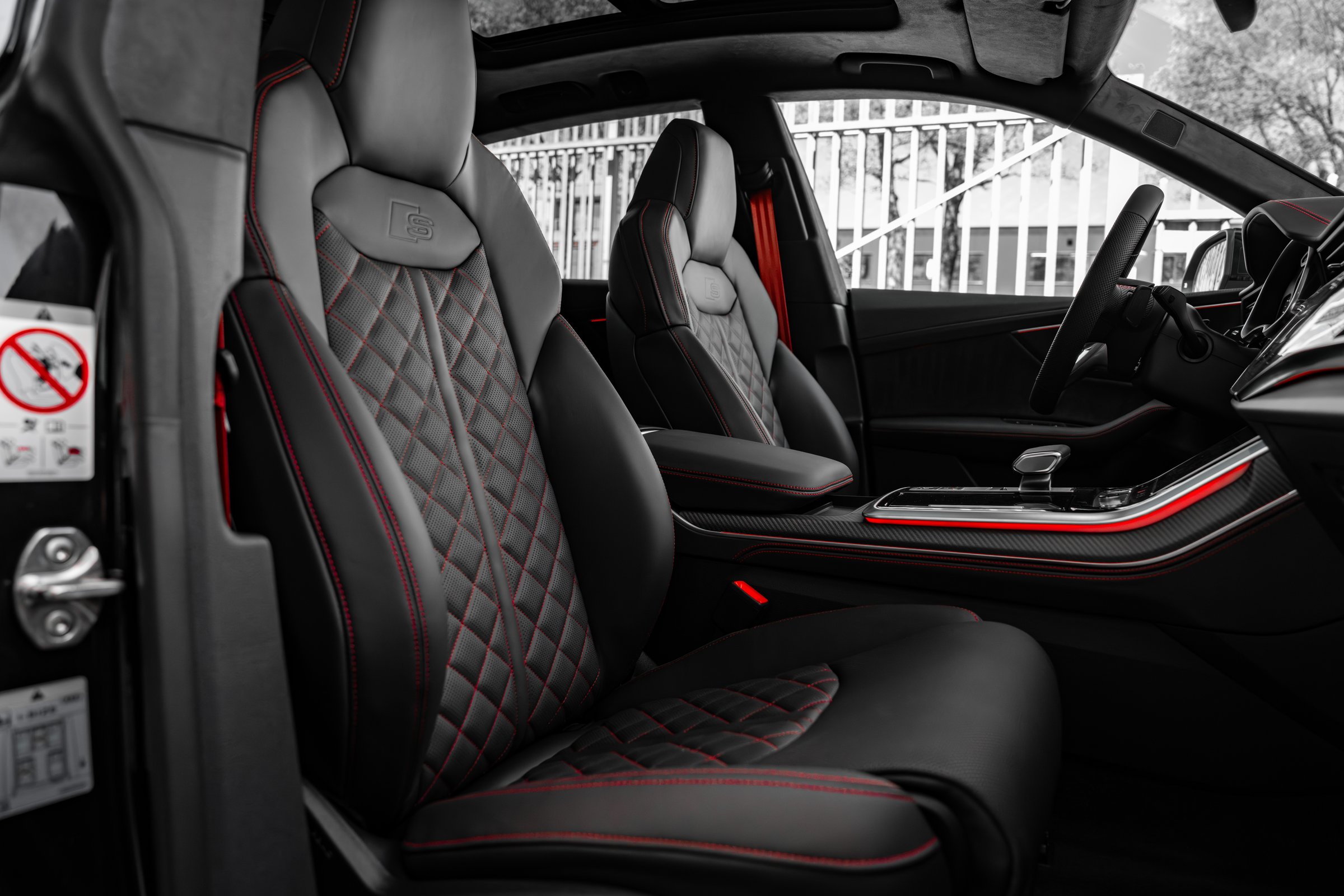 Interior 4