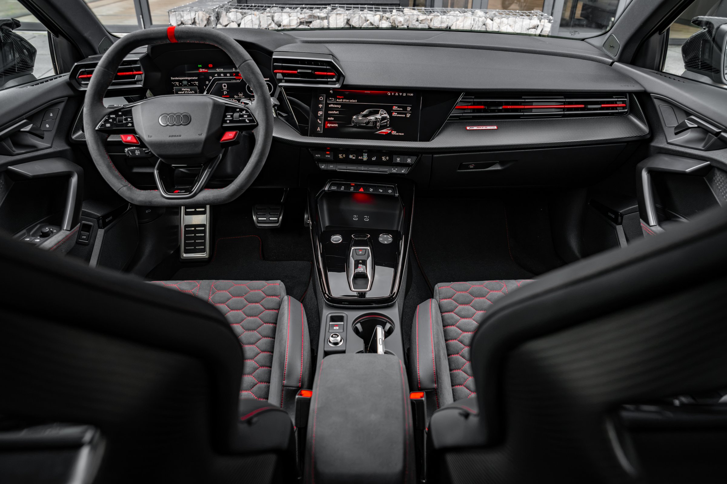 Interior main