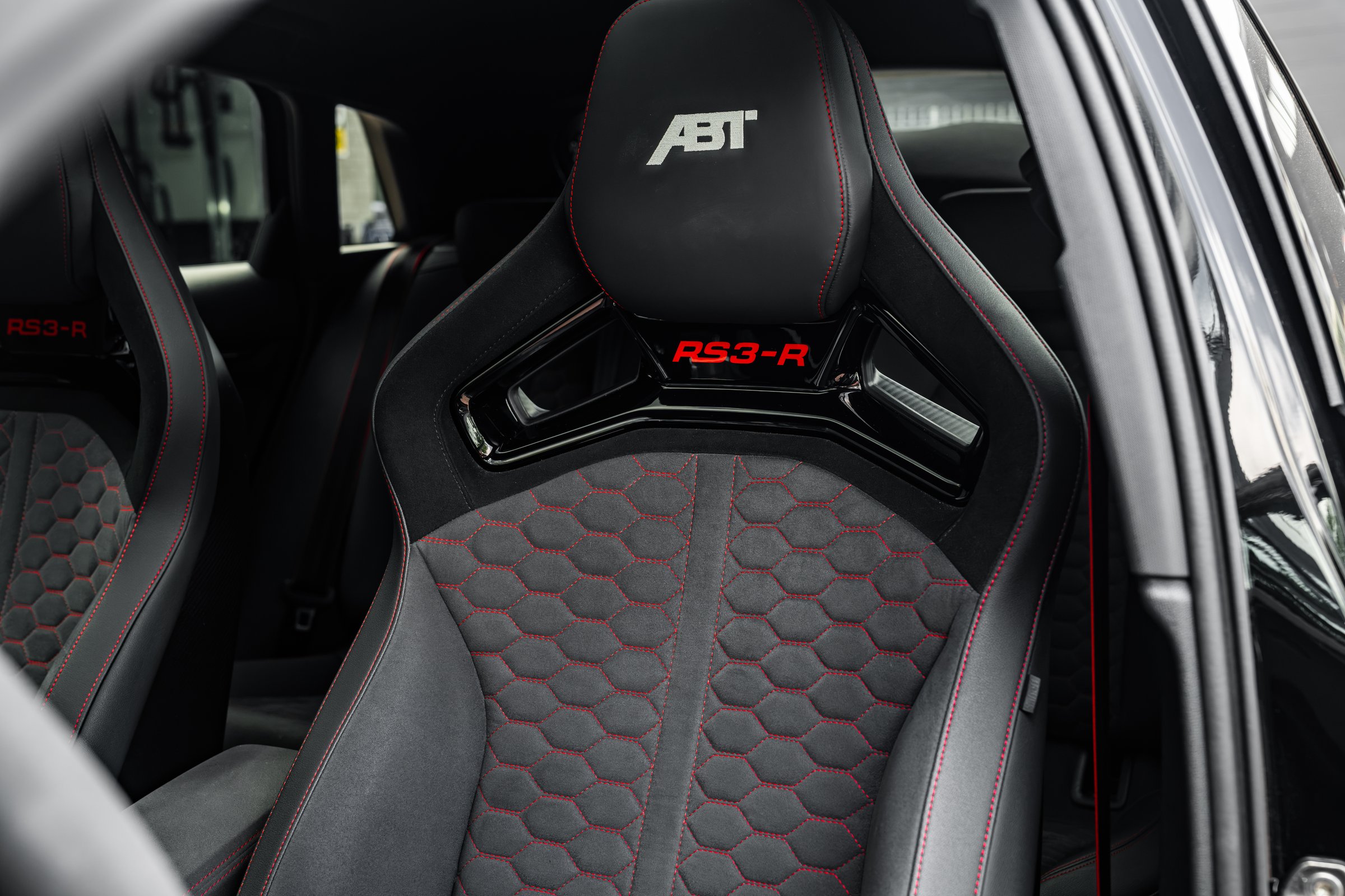 Interior 4