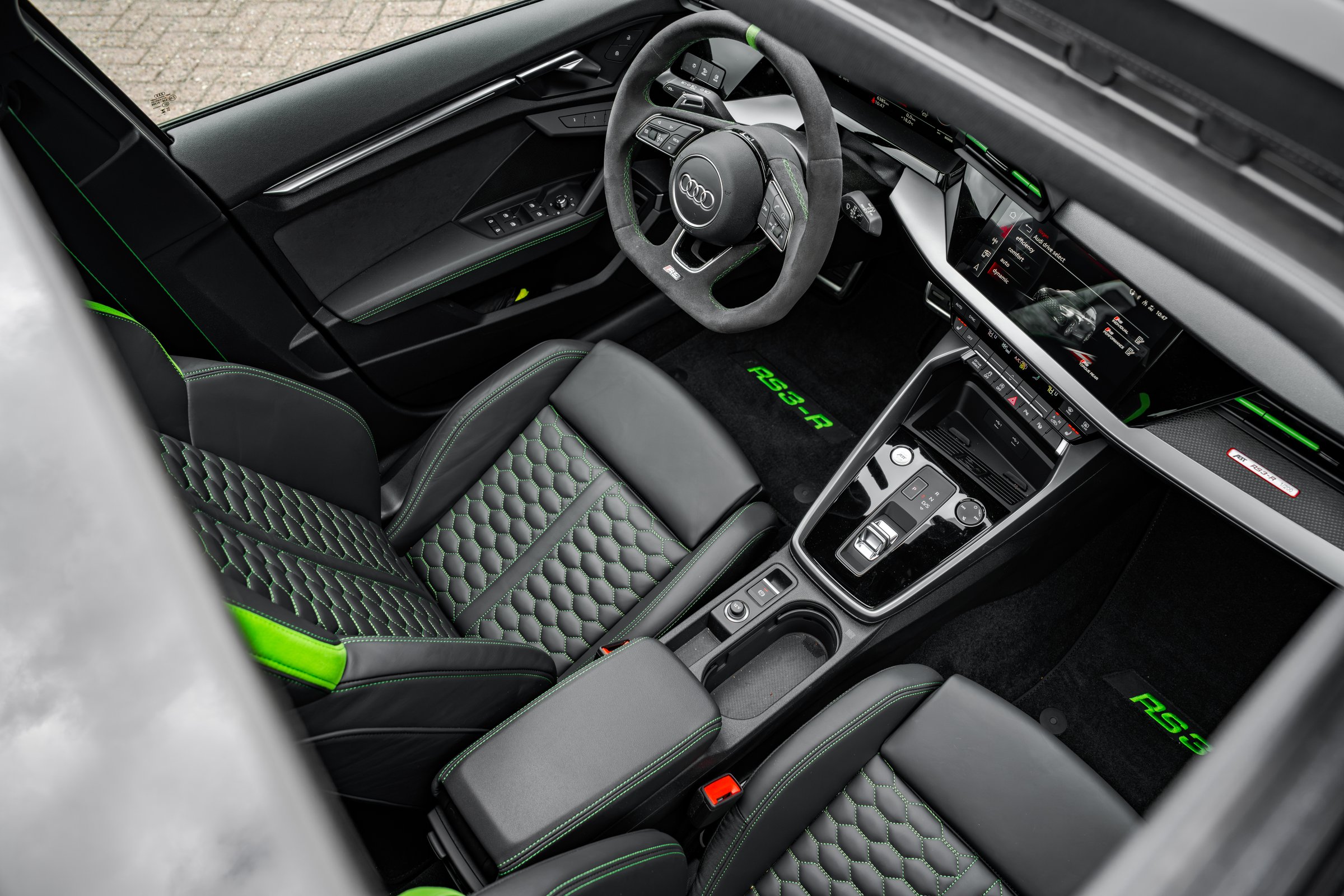 Interior 5