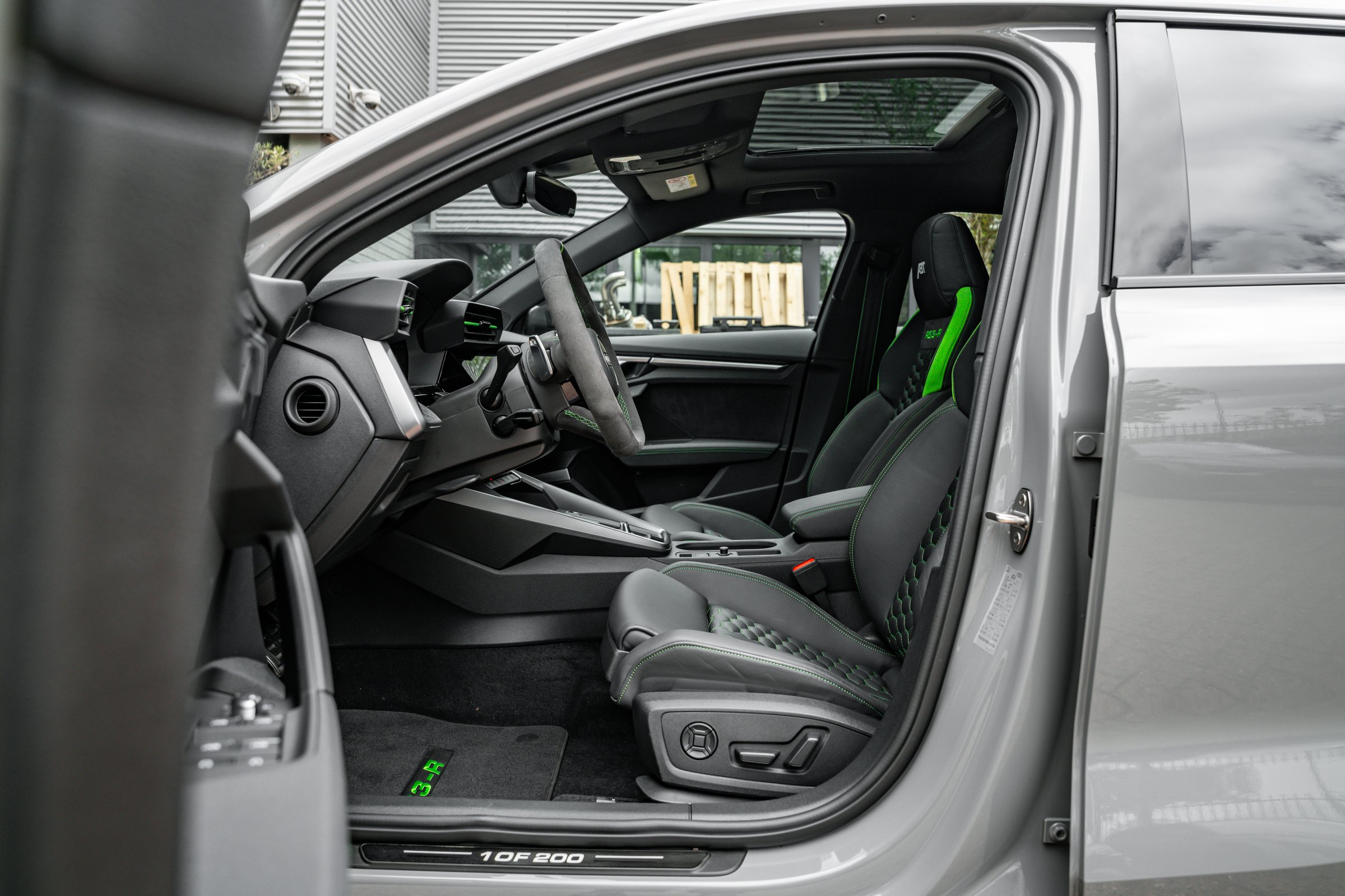 Interior 4