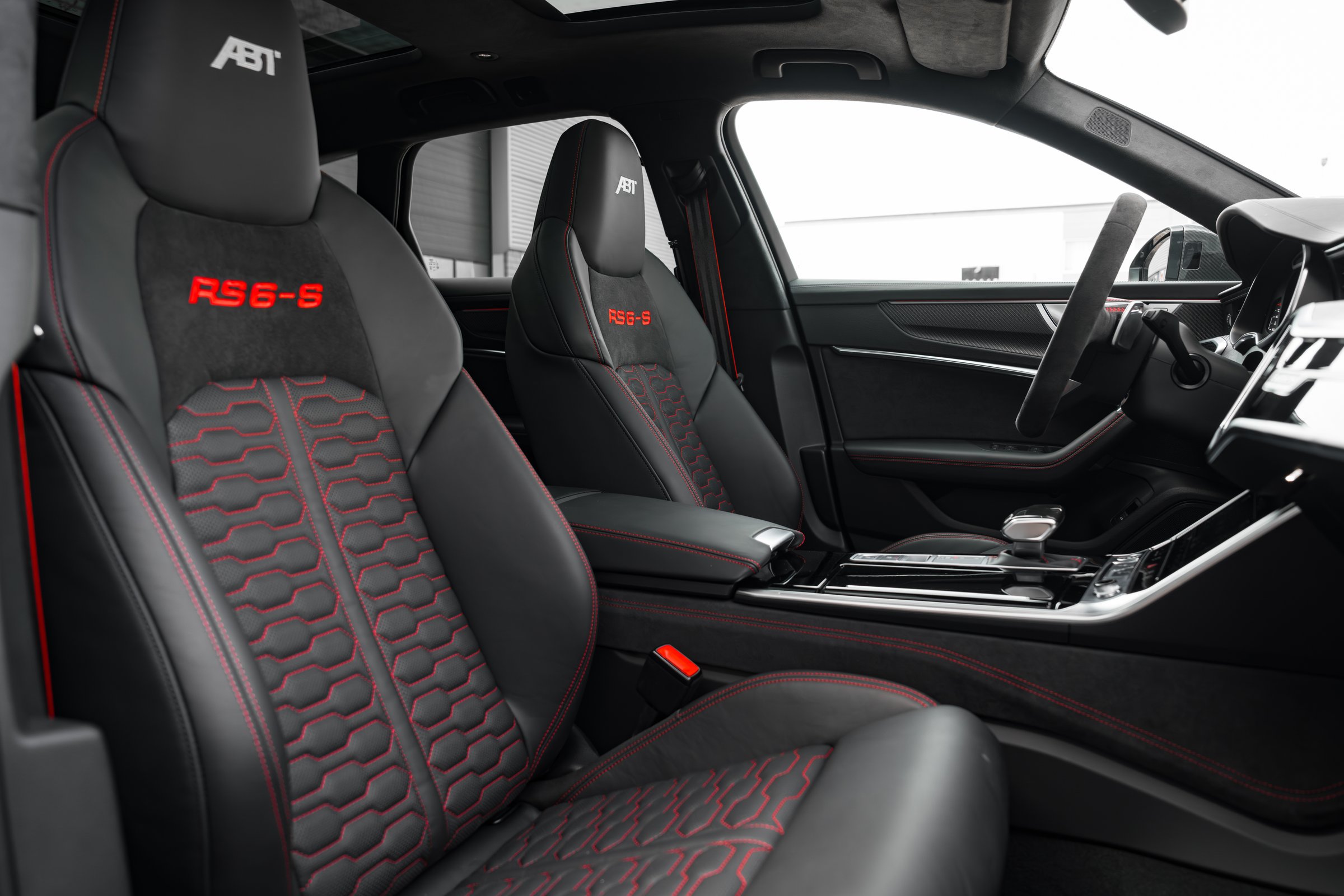 Interior 4