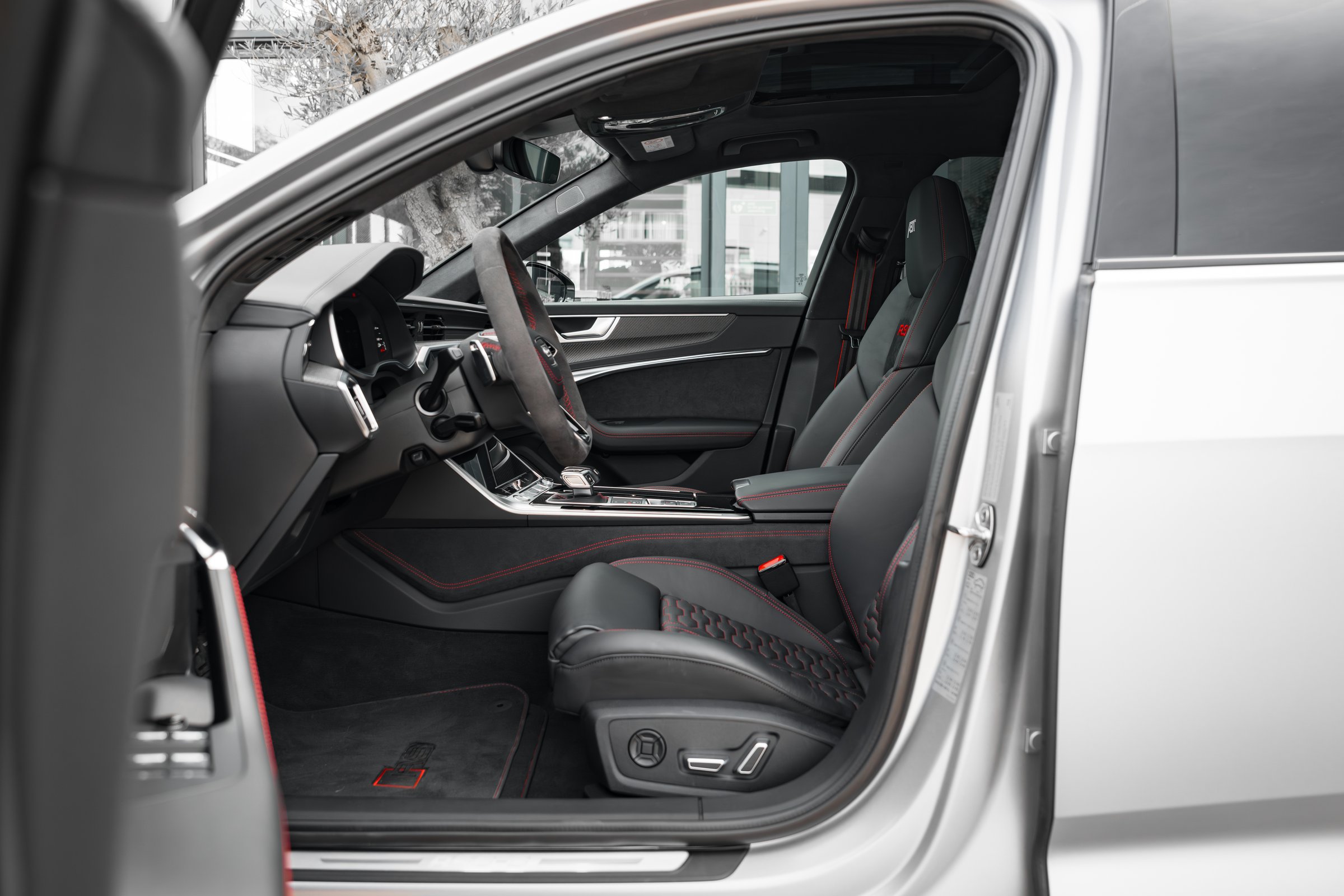 Interior 5
