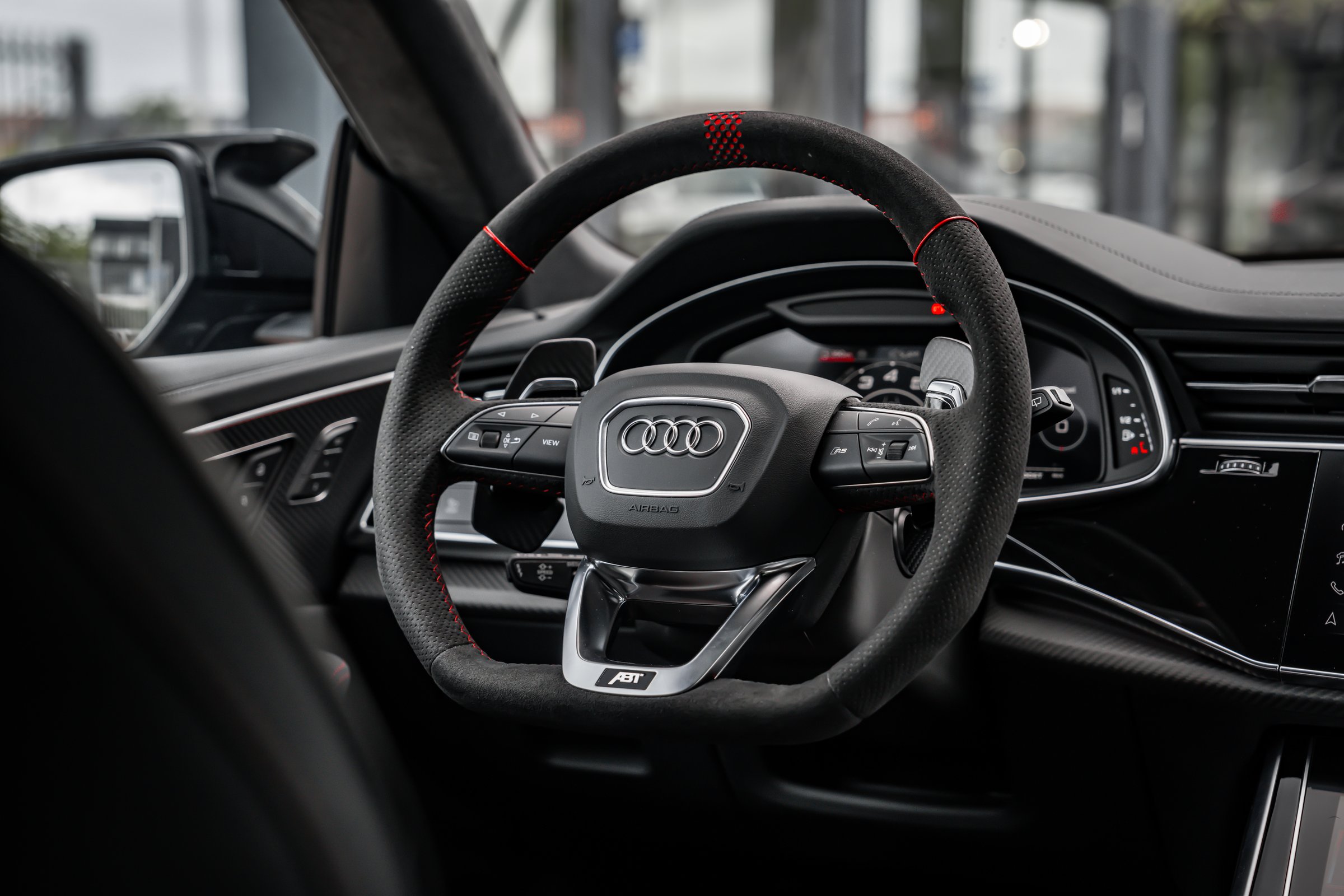 Audi RSQ8-LE ABT Legacy Edition 1 of 125 760pk  — interieur 2