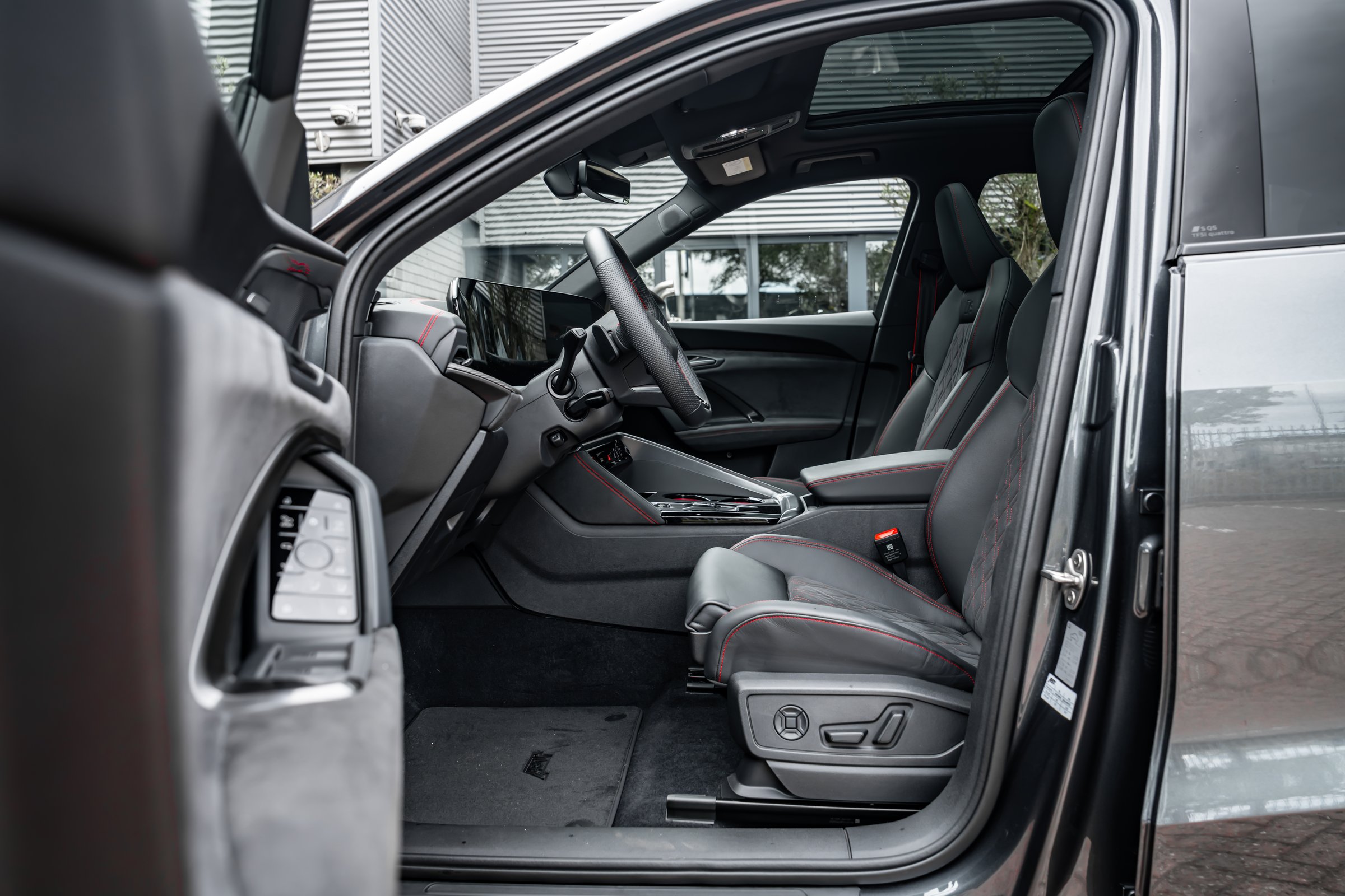 Interior 4
