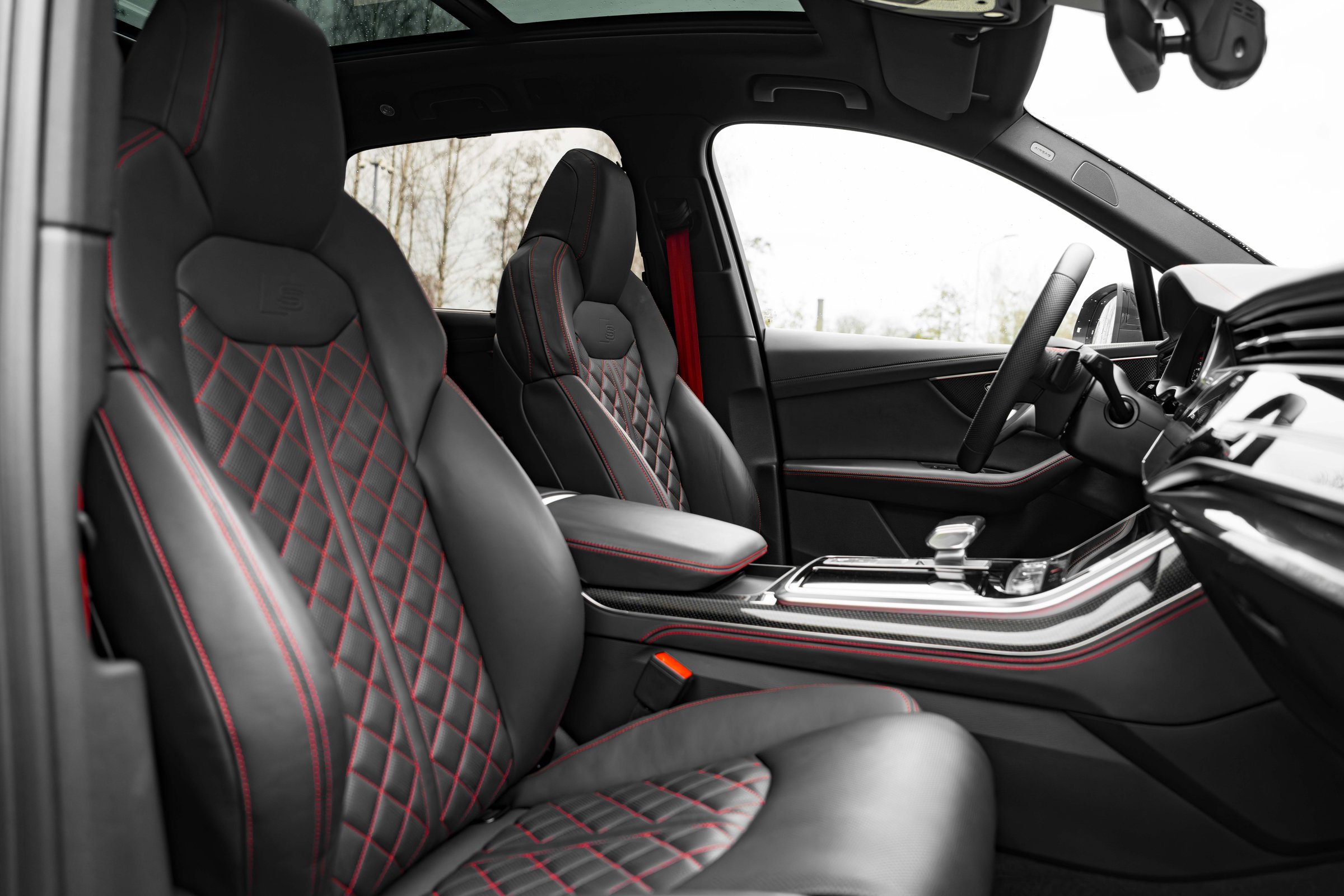 Interior 4
