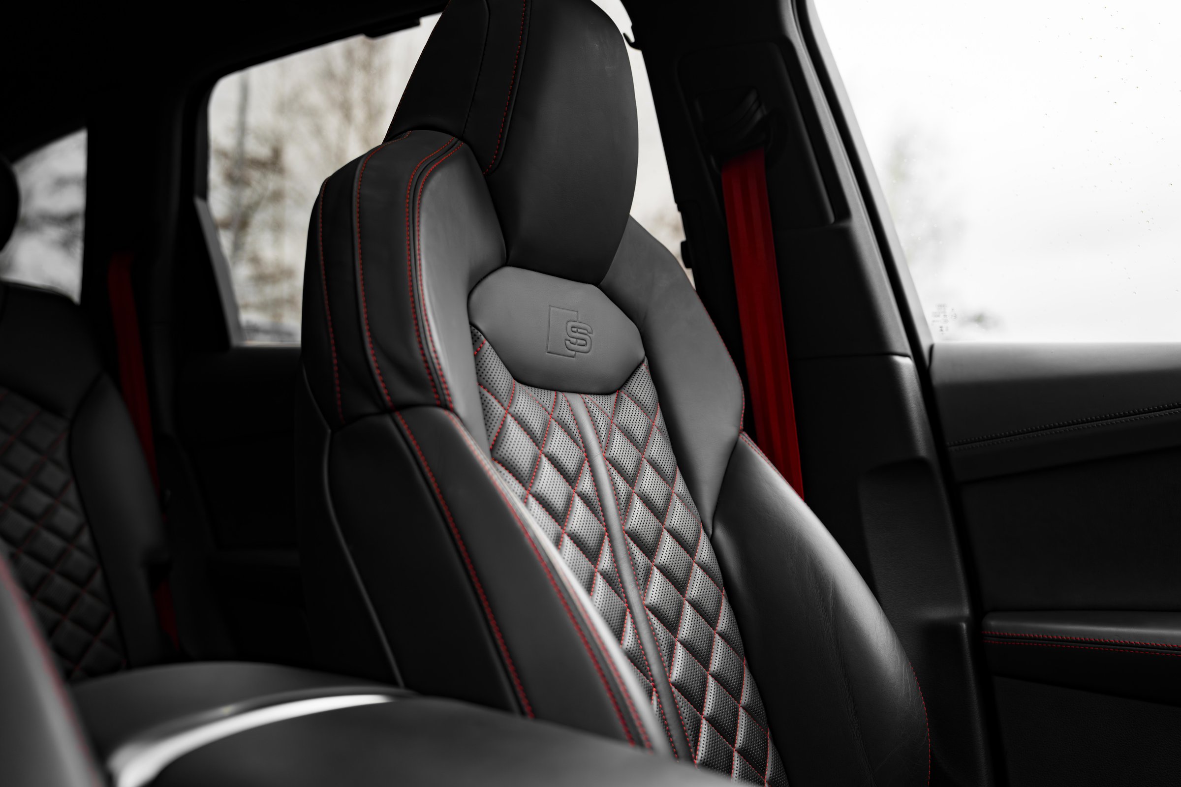 Interior 5